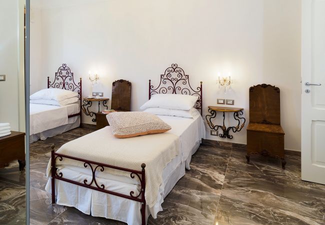 Villa in Capo d´Orlando - Luxury Villa with pool near Capo D'Orlando, with sea views towards the Aeolian Islands, Sicily. Villa in Capo d´Orlando - Luxury Villa with pool near Capo D'Orlando, with sea views towards the Aeolian Islands, Sicily.