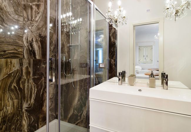 Villa in Capo d´Orlando - Luxury Villa with pool near Capo D'Orlando, with sea views towards the Aeolian Islands, Sicily. Villa in Capo d´Orlando - Luxury Villa with pool near Capo D'Orlando, with sea views towards the Aeolian Islands, Sicily.