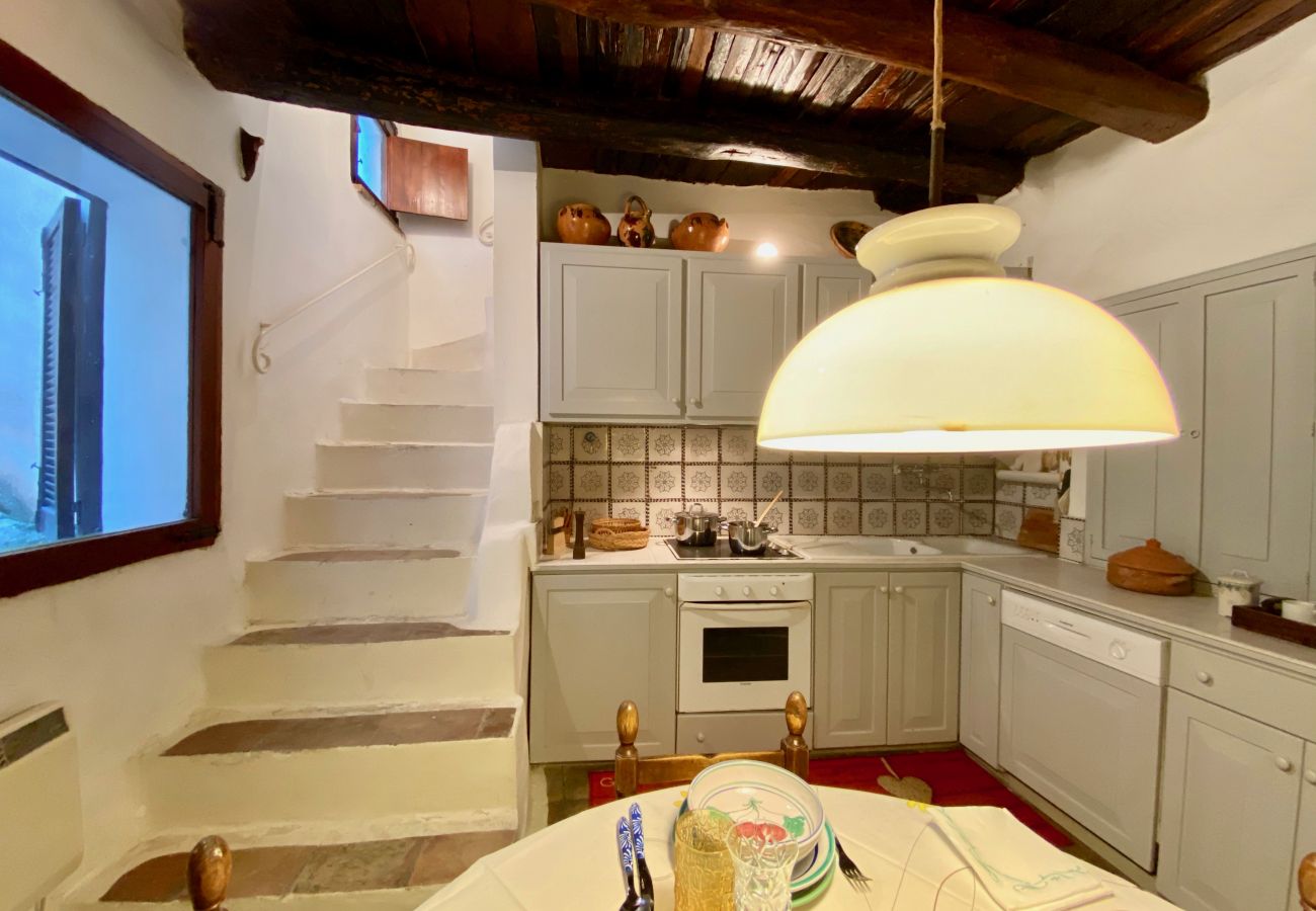 Apartment in Sperlonga - Typical apartment in the heart of the historic center