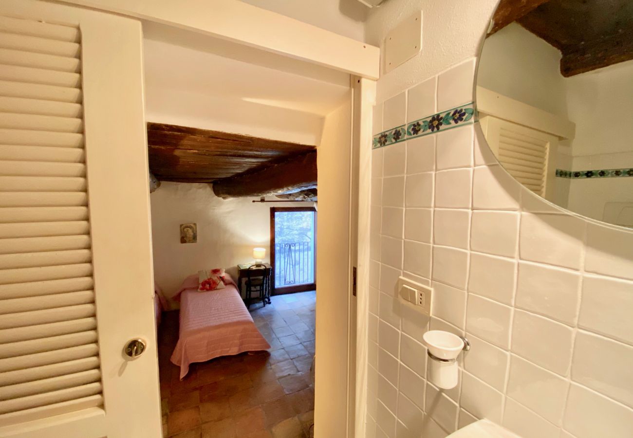 Apartment in Sperlonga - Typical apartment in the heart of the historic center