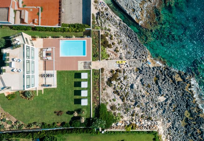 Villa in Siracusa - Villa with pool and direct access to the rocks below in Siracusa, Sicily Villa in Siracusa - Villa with pool and direct access to the rocks below in Siracusa, Sicily