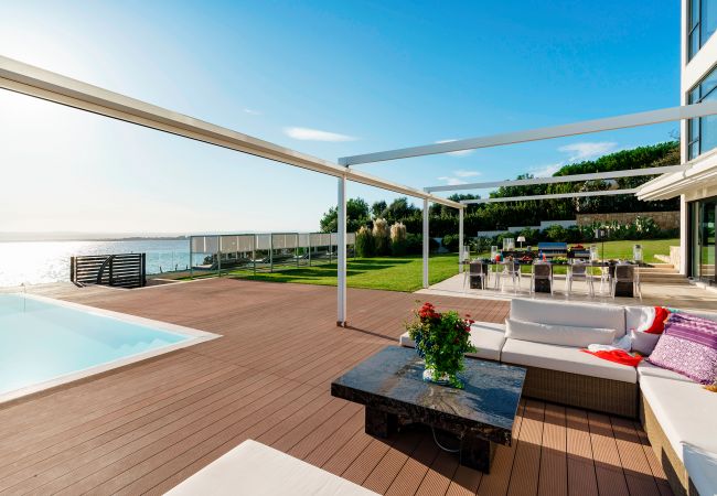 Villa in Siracusa - Villa with pool and direct access to the rocks below in Siracusa, Sicily Villa in Siracusa - Villa with pool and direct access to the rocks below in Siracusa, Sicily