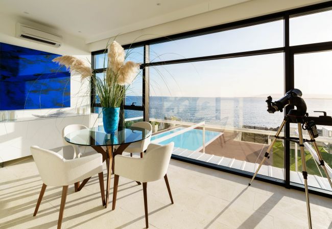 Villa in Siracusa - Villa with pool and direct access to the rocks below in Siracusa, Sicily Villa in Siracusa - Villa with pool and direct access to the rocks below in Siracusa, Sicily