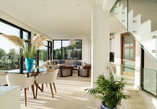 Villa in Siracusa - Villa with pool and direct access to the rocks below in Siracusa, Sicily Villa in Siracusa - Villa with pool and direct access to the rocks below in Siracusa, Sicily