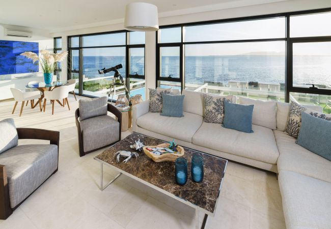 Villa in Siracusa - Villa with pool and direct access to the rocks below in Siracusa, Sicily Villa in Siracusa - Villa with pool and direct access to the rocks below in Siracusa, Sicily