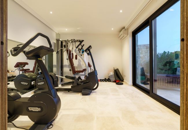 Villa in Siracusa - Villa with pool and direct access to the rocks below in Siracusa, Sicily Villa in Siracusa - Villa with pool and direct access to the rocks below in Siracusa, Sicily