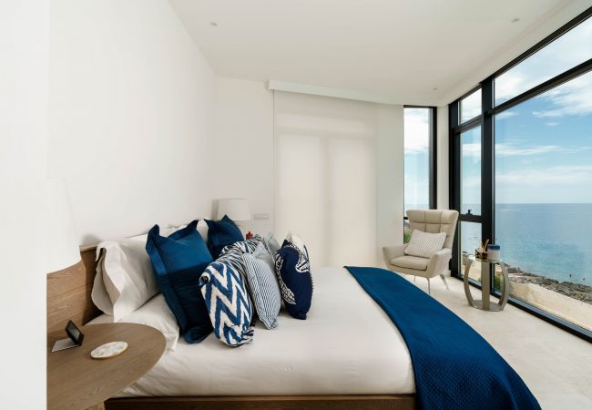 Villa in Siracusa - Villa with pool and direct access to the rocks below in Siracusa, Sicily Villa in Siracusa - Villa with pool and direct access to the rocks below in Siracusa, Sicily