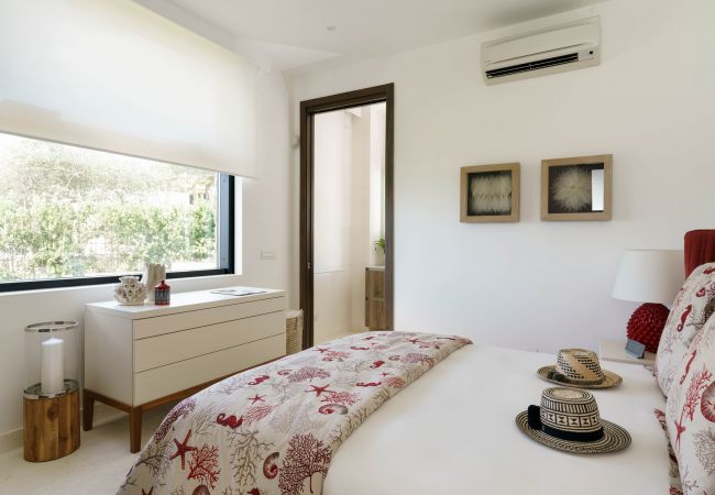 Villa in Siracusa - Villa with pool and direct access to the rocks below in Siracusa, Sicily Villa in Siracusa - Villa with pool and direct access to the rocks below in Siracusa, Sicily