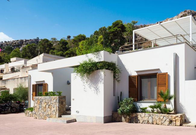 House in San Vito Lo Capo - Cosy home just a stone’s throw away from San Vito Lo Capo’s lovely sandy beach House in San Vito Lo Capo - Cosy home just a stone’s throw away from San Vito Lo Capo’s lovely sandy beach