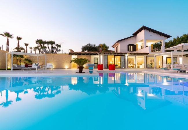 Villa in Ribera - Luxury villa with pool situated near Ribera, Agrigento, Sicily – 6 pax Villa in Ribera - Luxury villa with pool situated near Ribera, Agrigento, Sicily – 6 pax