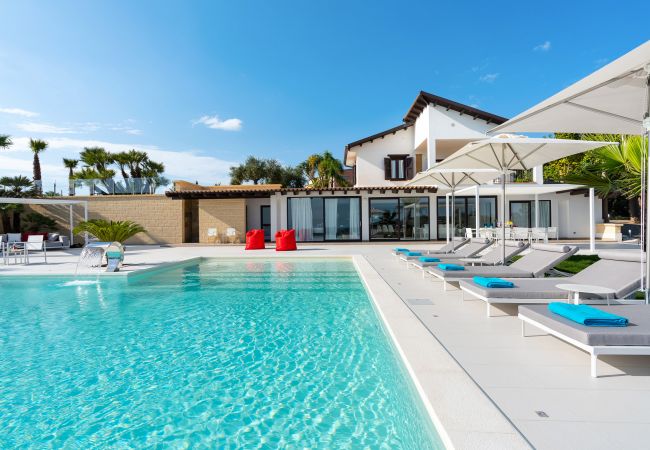 Villa in Ribera - Luxury villa with pool situated near Ribera, Agrigento, Sicily – 6 pax Villa in Ribera - Luxury villa with pool situated near Ribera, Agrigento, Sicily – 6 pax