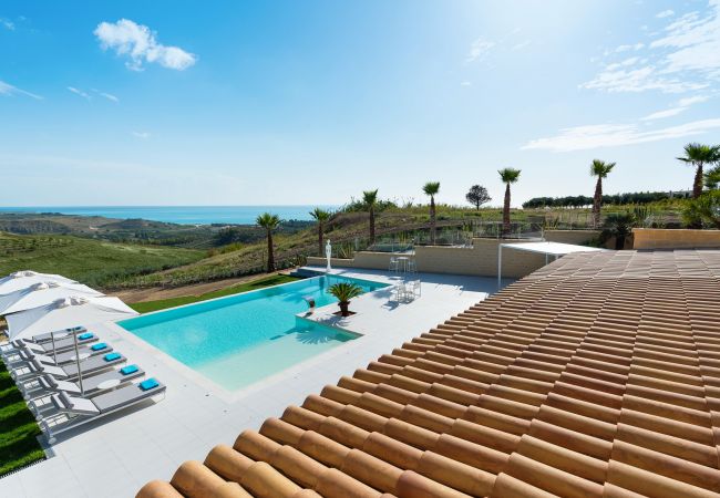 Villa in Ribera - Luxury villa with pool situated near Ribera, Agrigento, Sicily – 6 pax Villa in Ribera - Luxury villa with pool situated near Ribera, Agrigento, Sicily – 6 pax