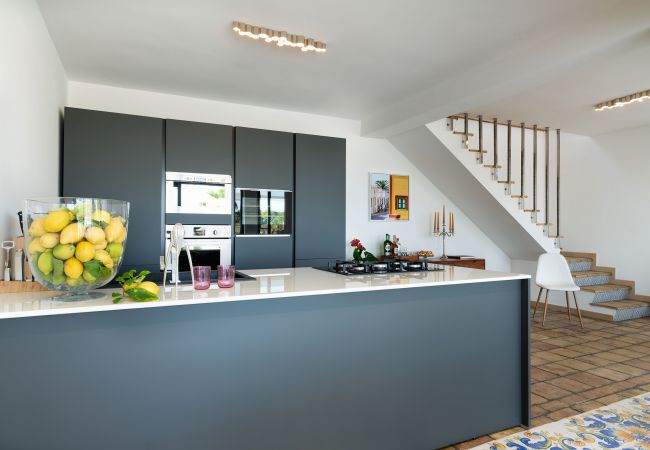 Villa in Ribera - Luxury villa with pool situated near Ribera, Agrigento, Sicily – 6 pax Villa in Ribera - Luxury villa with pool situated near Ribera, Agrigento, Sicily – 6 pax