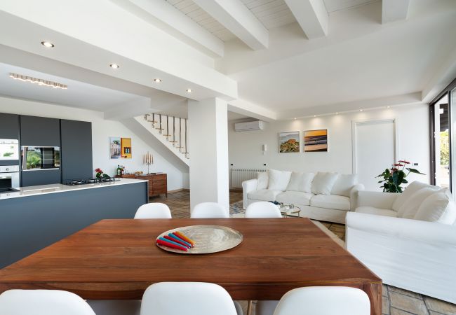 Villa in Ribera - Luxury villa with pool situated near Ribera, Agrigento, Sicily – 6 pax Villa in Ribera - Luxury villa with pool situated near Ribera, Agrigento, Sicily – 6 pax