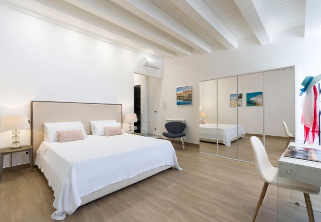 Villa in Ribera - Luxury villa with pool situated near Ribera, Agrigento, Sicily – 6 pax Villa in Ribera - Luxury villa with pool situated near Ribera, Agrigento, Sicily – 6 pax