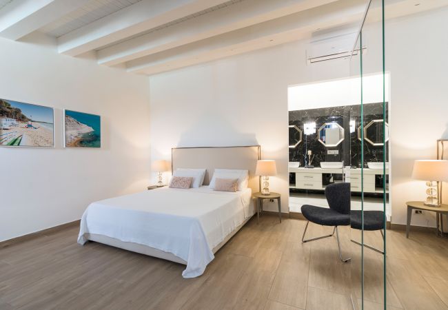 Villa in Ribera - Luxury villa with pool situated near Ribera, Agrigento, Sicily – 6 pax Villa in Ribera - Luxury villa with pool situated near Ribera, Agrigento, Sicily – 6 pax