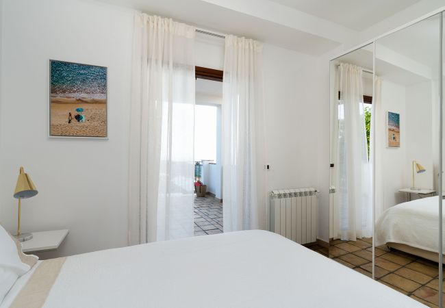 Villa in Ribera - Luxury villa with pool situated near Ribera, Agrigento, Sicily – 6 pax Villa in Ribera - Luxury villa with pool situated near Ribera, Agrigento, Sicily – 6 pax