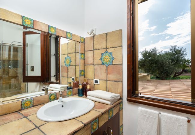 Villa in Ribera - Luxury villa with pool situated near Ribera, Agrigento, Sicily – 6 pax Villa in Ribera - Luxury villa with pool situated near Ribera, Agrigento, Sicily – 6 pax