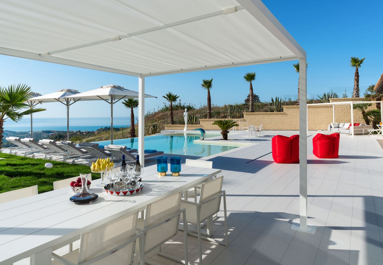 Villa in Ribera - Luxury villa with pool situated near Ribera, Agrigento, Sicily – 6 pax
