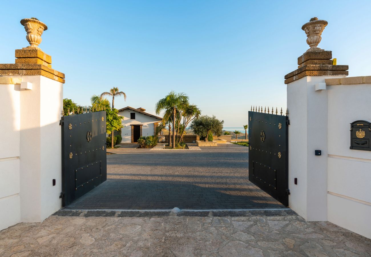 Villa in Ribera - Luxury villa with pool situated near Ribera, Agrigento, Sicily – 6 pax