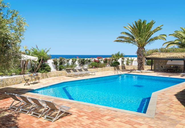Villa in San Vito Lo Capo - Beautiful villa with pool just a few hundred metres from San Vito Lo Capo’s beach Villa in San Vito Lo Capo - Beautiful villa with pool just a few hundred metres from San Vito Lo Capo’s beach
