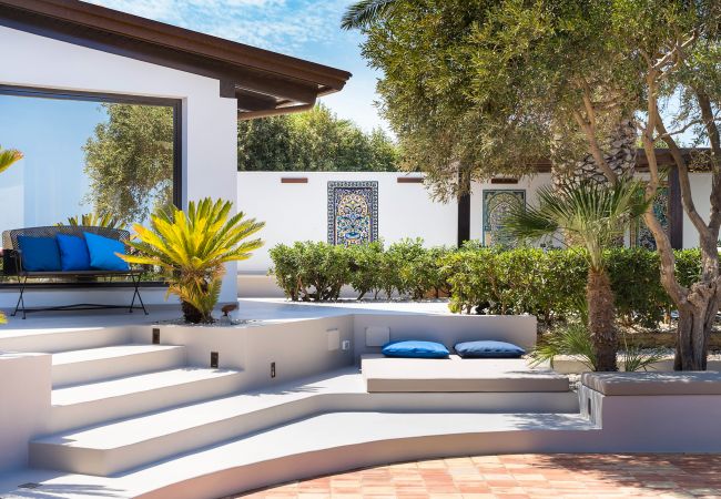 Villa in San Vito Lo Capo - Beautiful villa with pool just a few hundred metres from San Vito Lo Capo’s beach Villa in San Vito Lo Capo - Beautiful villa with pool just a few hundred metres from San Vito Lo Capo’s beach
