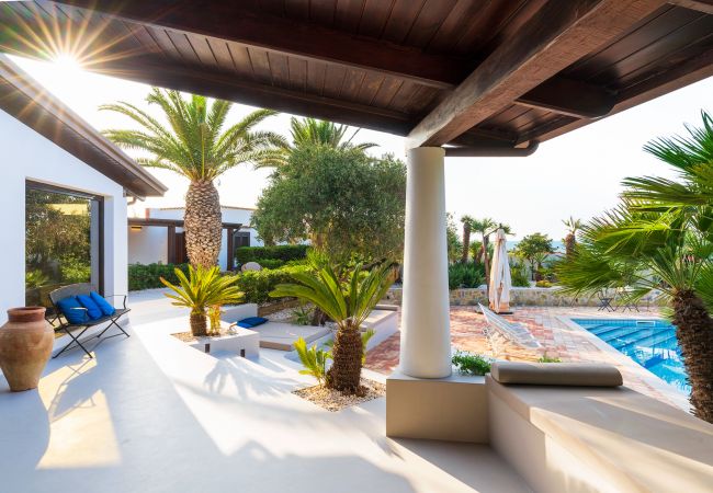 Villa in San Vito Lo Capo - Beautiful villa with pool just a few hundred metres from San Vito Lo Capo’s beach Villa in San Vito Lo Capo - Beautiful villa with pool just a few hundred metres from San Vito Lo Capo’s beach