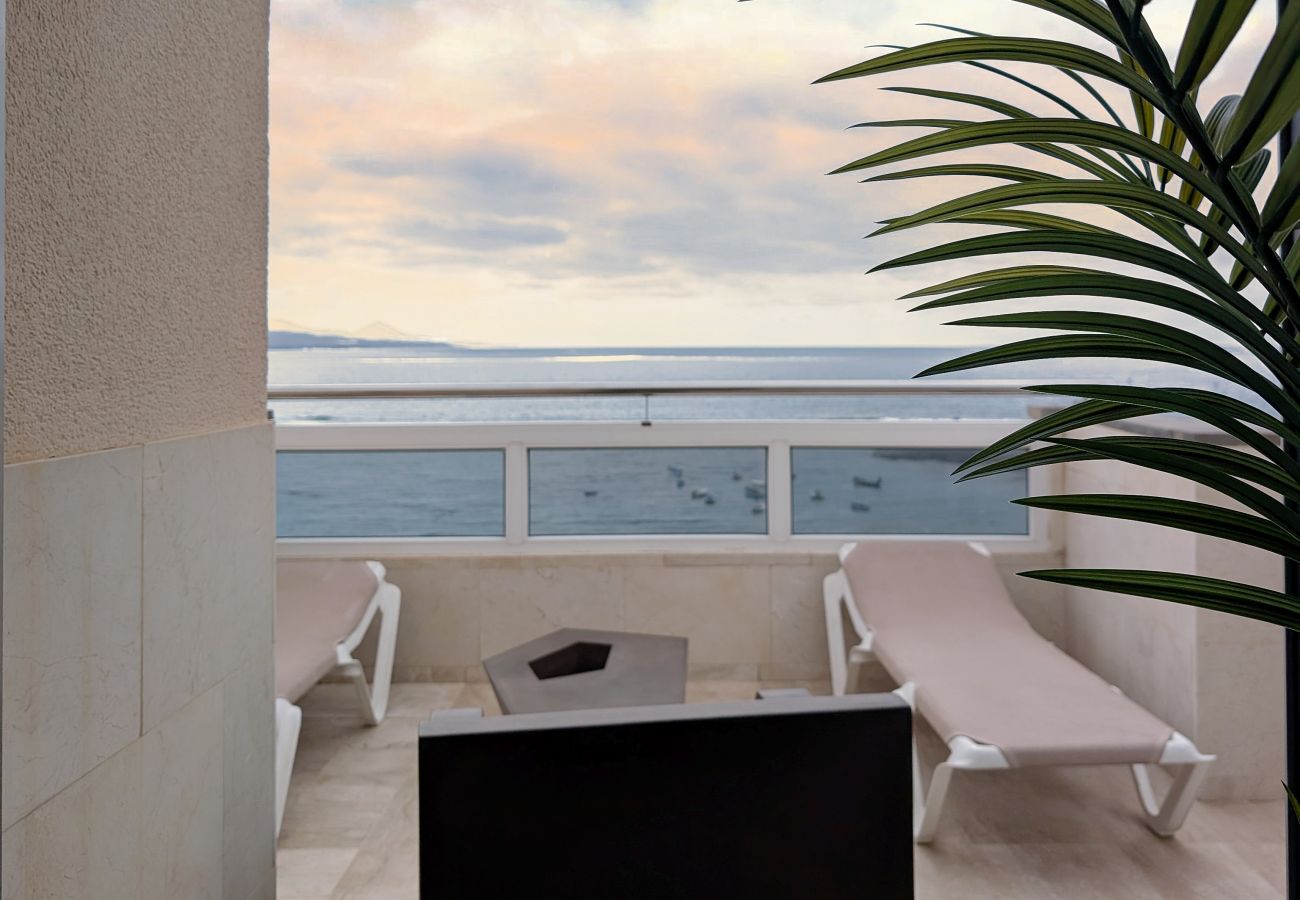 House in Las Palmas de Gran Canaria - Awesome beachfront terrace By CanariasGetaway 