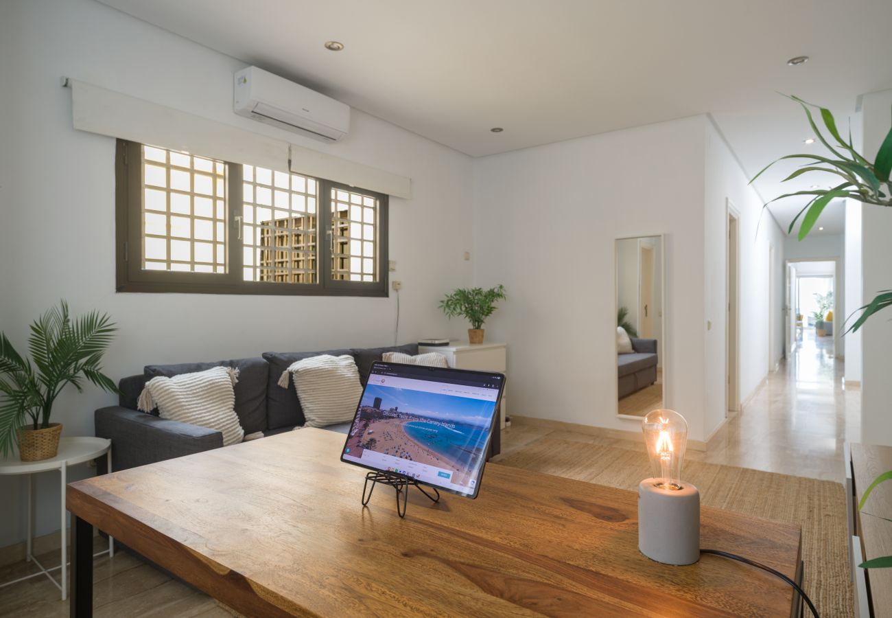 House in Las Palmas de Gran Canaria - Awesome beachfront terrace By CanariasGetaway 