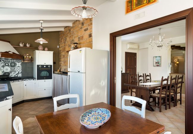 Villa in Paceco - Comfortable villa with pool situated in a splendid panoramic location near Trapani Villa in Paceco - Comfortable villa with pool situated in a splendid panoramic location near Trapani