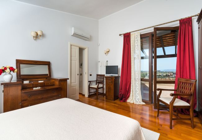 Villa in Paceco - Comfortable villa with pool situated in a splendid panoramic location near Trapani Villa in Paceco - Comfortable villa with pool situated in a splendid panoramic location near Trapani