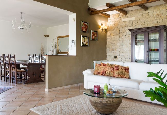 Villa in Paceco - Comfortable villa with pool situated in a splendid panoramic location near Trapani Villa in Paceco - Comfortable villa with pool situated in a splendid panoramic location near Trapani