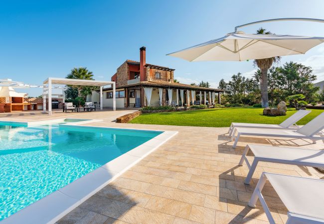 Villa in Paceco - Comfortable villa with pool situated in a splendid panoramic location near Trapani Villa in Paceco - Comfortable villa with pool situated in a splendid panoramic location near Trapani