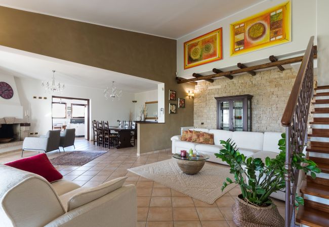 Villa in Paceco - Comfortable villa with pool situated in a splendid panoramic location near Trapani Villa in Paceco - Comfortable villa with pool situated in a splendid panoramic location near Trapani