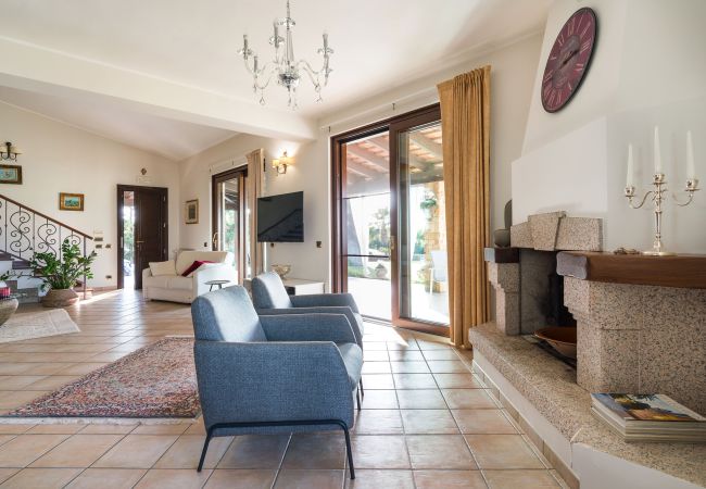 Villa in Paceco - Comfortable villa with pool situated in a splendid panoramic location near Trapani Villa in Paceco - Comfortable villa with pool situated in a splendid panoramic location near Trapani