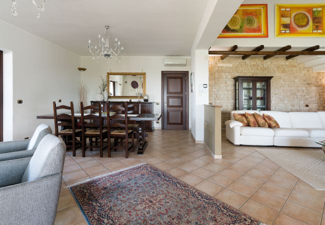 Villa in Paceco - Comfortable villa with pool situated in a splendid panoramic location near Trapani Villa in Paceco - Comfortable villa with pool situated in a splendid panoramic location near Trapani