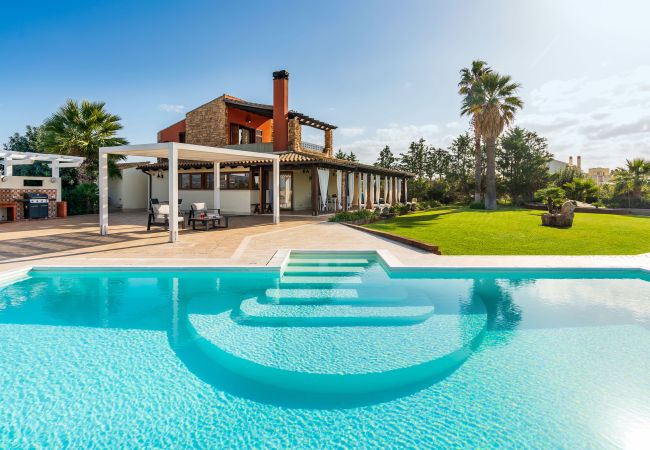 Villa in Paceco - Comfortable villa with pool situated in a splendid panoramic location near Trapani Villa in Paceco - Comfortable villa with pool situated in a splendid panoramic location near Trapani