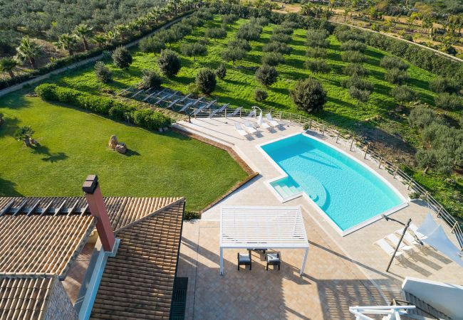 Villa in Paceco - Comfortable villa with pool situated in a splendid panoramic location near Trapani Villa in Paceco - Comfortable villa with pool situated in a splendid panoramic location near Trapani
