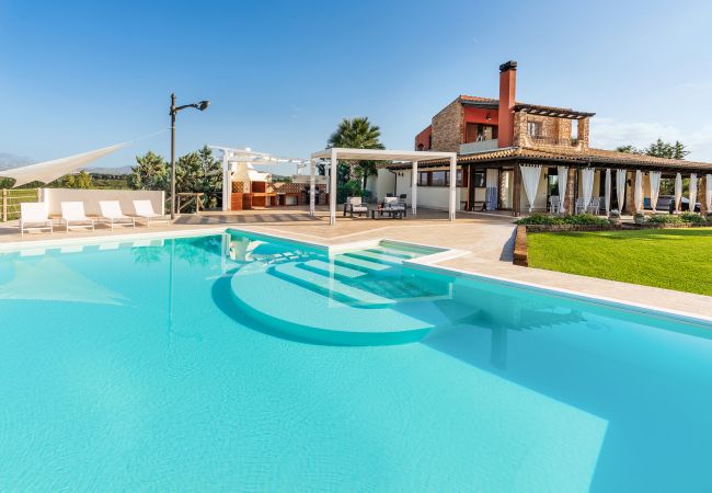 Villa in Paceco - Comfortable villa with pool situated in a splendid panoramic location near Trapani Villa in Paceco - Comfortable villa with pool situated in a splendid panoramic location near Trapani