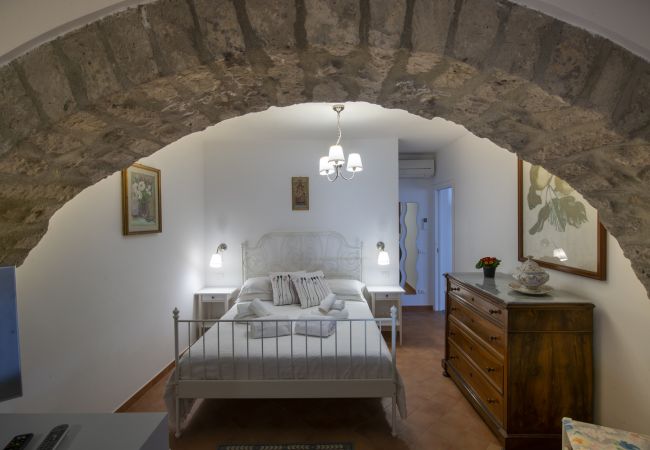 Apartment in Praiano - Casa Cimino A - Lovely apartment and amazing view on Capri and Positano Apartment in Praiano - Casa Cimino A - Lovely apartment and amazing view on Capri and Positano