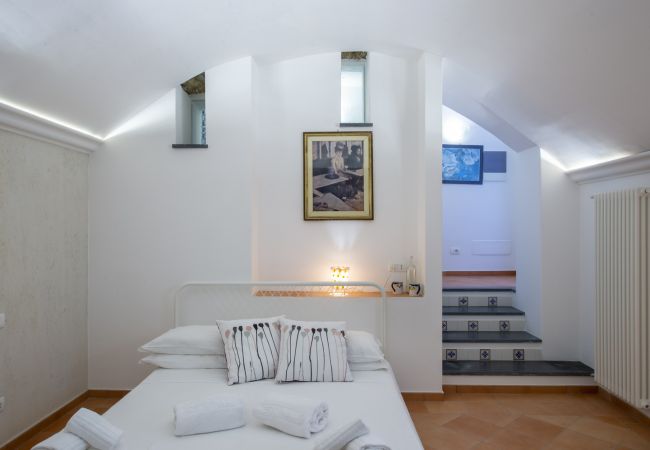 Apartment in Praiano - Casa Cimino B - Incredible view of Capri Apartment in Praiano - Casa Cimino B - Incredible view of Capri