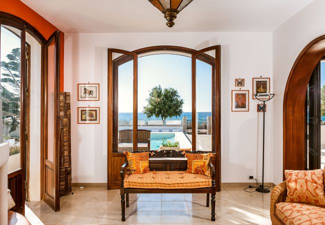 Villa in Custonaci - Villa with private pool, sea front location, in Cornino not far from Trapani Villa in Custonaci - Villa with private pool, sea front location, in Cornino not far from Trapani