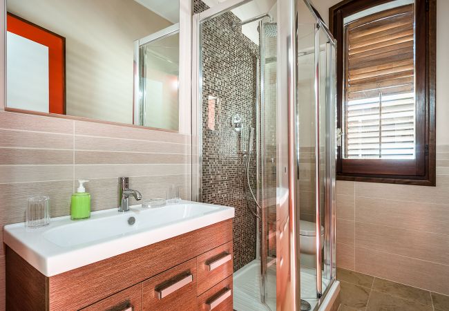 Villa in Custonaci - Villa with private pool, sea front location, in Cornino not far from Trapani Villa in Custonaci - Villa with private pool, sea front location, in Cornino not far from Trapani