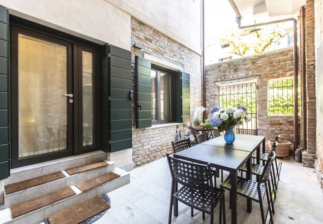 House in Venezia - Sant'Alvise Design Palace R&R House in Venezia - Sant'Alvise Design Palace R&R