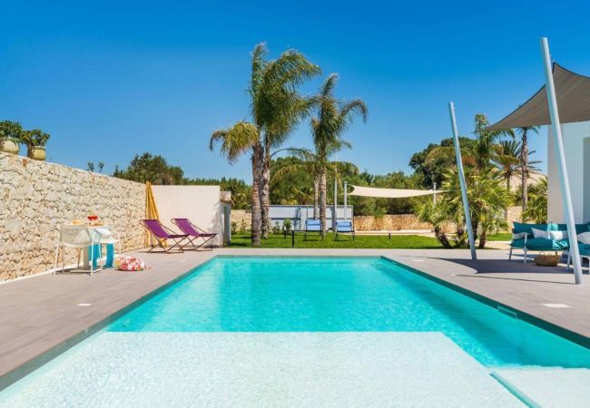 Villa in Noto - Pool villa, 300 metres from beach, San Lorenzo, Sicily Villa in Noto - Pool villa, 300 metres from beach, San Lorenzo, Sicily