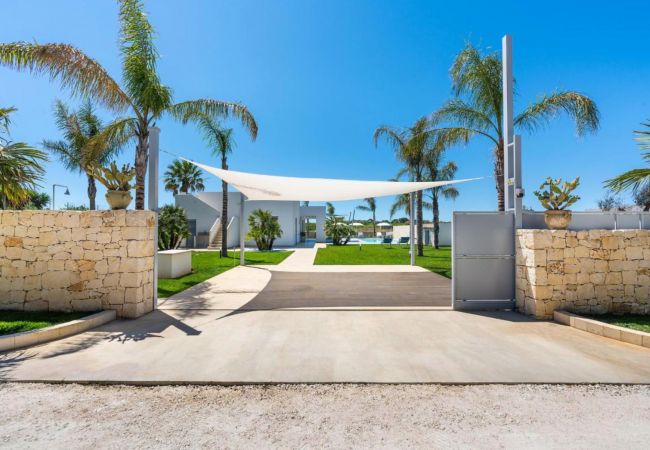 Villa in Noto - Pool villa, 300 metres from beach, San Lorenzo, Sicily Villa in Noto - Pool villa, 300 metres from beach, San Lorenzo, Sicily