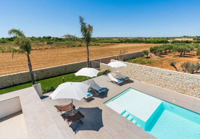 Villa in Noto - Pool villa, 300 metres from beach, San Lorenzo, Sicily Villa in Noto - Pool villa, 300 metres from beach, San Lorenzo, Sicily