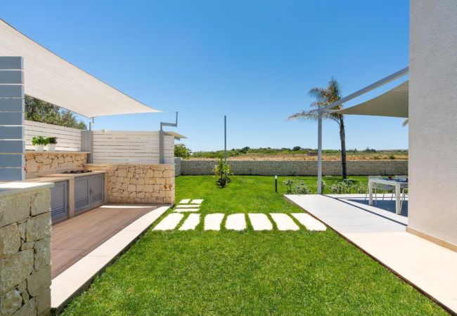 Villa in Noto - Pool villa, 300 metres from beach, San Lorenzo, Sicily Villa in Noto - Pool villa, 300 metres from beach, San Lorenzo, Sicily