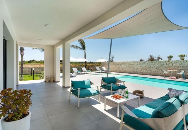Villa in Noto - Pool villa, 300 metres from beach, San Lorenzo, Sicily Villa in Noto - Pool villa, 300 metres from beach, San Lorenzo, Sicily