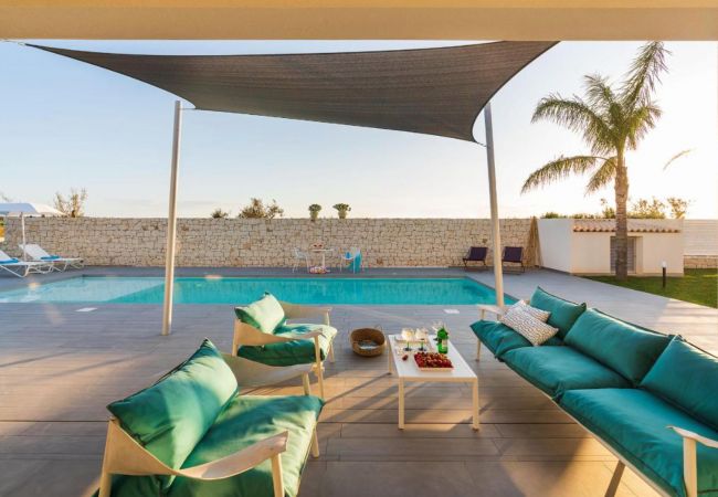 Villa in Noto - Pool villa, 300 metres from beach, San Lorenzo, Sicily Villa in Noto - Pool villa, 300 metres from beach, San Lorenzo, Sicily